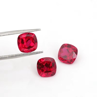 Certyfikowana poduszka krwi Pigion Faceted Cut Grown Loose Ruby Gemstone For Ring