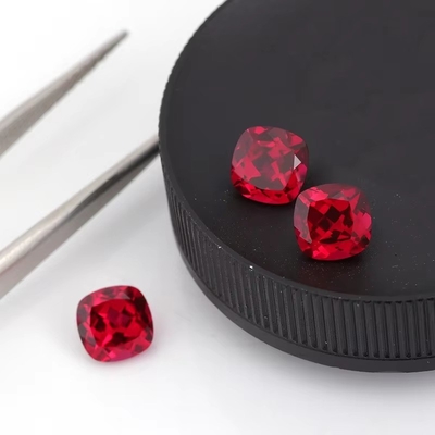 Certyfikowana poduszka krwi Pigion Faceted Cut Grown Loose Ruby Gemstone For Ring