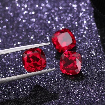 Certyfikowana poduszka krwi Pigion Faceted Cut Grown Loose Ruby Gemstone For Ring