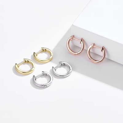 Złoty 925 Sterling Silver Plain Cuff Kolczyk Złoty Vermeil Hoop Huggie Małe kolczyki Stud Kobiety biżuteria
